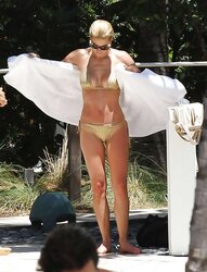 Michelle Hunziker uber-sexy FRESH Bathing Suit Pictures