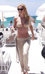 Michelle Hunziker uber-sexy FRESH Bathing Suit Pictures