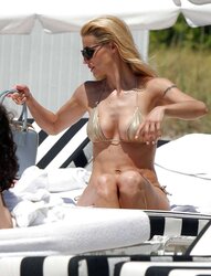 Michelle Hunziker uber-sexy FRESH Bathing Suit Pictures