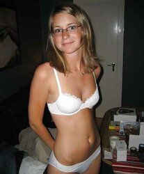Femmes With Glasses