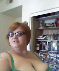 Femmes With Glasses