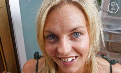 Slim inexperienced stunner stretching her clean-shaven slots
