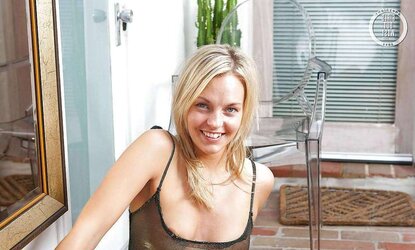 Slim inexperienced stunner stretching her clean-shaven slots