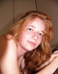 Belle small teenager rousse