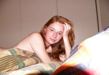 Belle small teenager rousse
