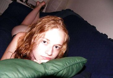 Belle small teenager rousse