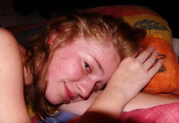 Belle small teenager rousse