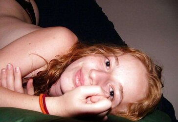Belle small teenager rousse