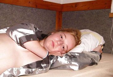 Belle small teenager rousse