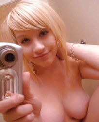 Nude-teenagers