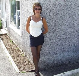 Hotlegs-mature legshow