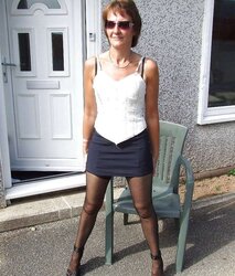 Hotlegs-mature legshow