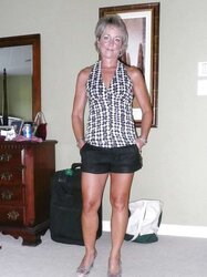 Hotlegs-mature legshow