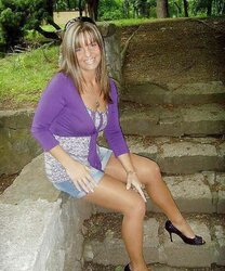 Hotlegs-mature legshow