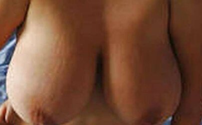 Gros seins mous