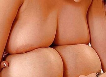 Gros seins mous