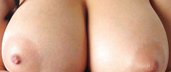 Gros seins mous