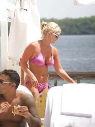 Brooke Hogan in bathing suit
