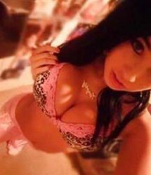 Femmes in undergarments hooter-sling pics