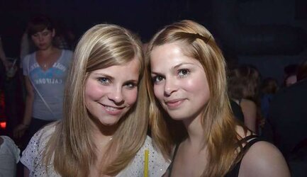 Non Bare Teenager Femmes - Part