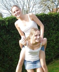 Non Bare Teenager Femmes - Part