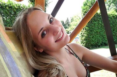 Non Bare Teenager Femmes - Part