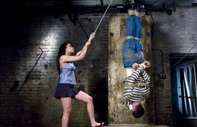 Annie Cruz Enjoy two Play