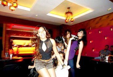 Sri lankan Splendid Gams (Woman)