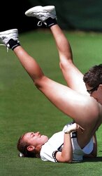 HINGIS nakes