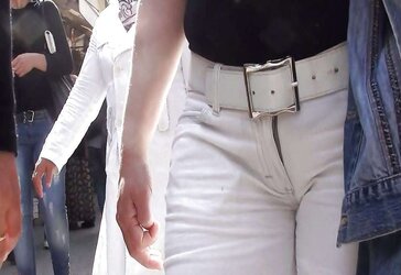 Cameltoe denim