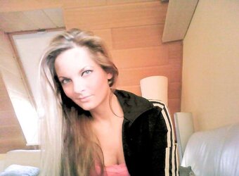 Comment and Tribute: Torrid Platinum-Blonde Slut Larah