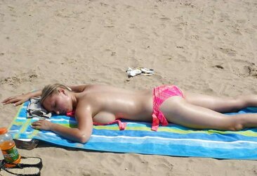 Hotlegs-beach glance