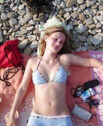 Hotlegs-beach glance