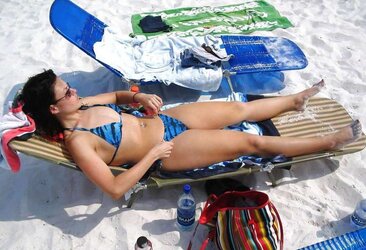 Hotlegs-beach glance