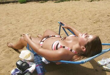 Hotlegs-beach glance