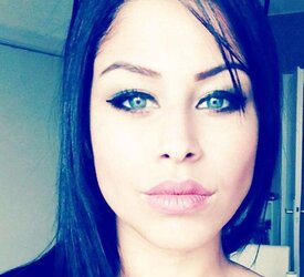 Pute de luxe perse Negah persian iranian teenager super-bitch
