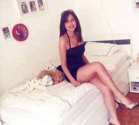 Pute de luxe perse Negah persian iranian teenager super-bitch