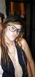 ALESITA MOSTRANDOSE