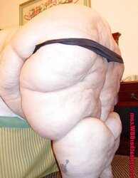 These damsels have THIGHS