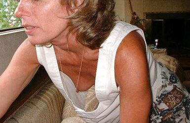 Cleavages, decolletes, downblouse,