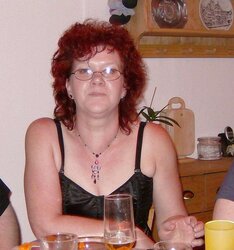 Cleavages, decolletes, downblouse,
