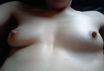 Meine geilen Loecher habe ich gestopft mit Kugeln und Ass-Plug