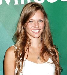 Tracy Spiridakos