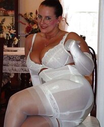 Mature-PLUMPER-Chicks