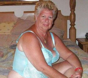 Mature-PLUMPER-Chicks