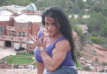Shooting Lynn and her Uber-Sexy Muscles