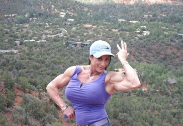 Shooting Lynn and her Uber-Sexy Muscles