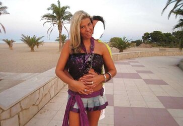 Julia die geile Sau wird im Hotel abgefickt