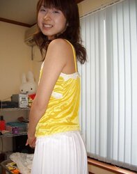 Japanese Teenager open up and creampie (Part three)
