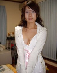 Japanese Teenager open up and creampie (Part three)